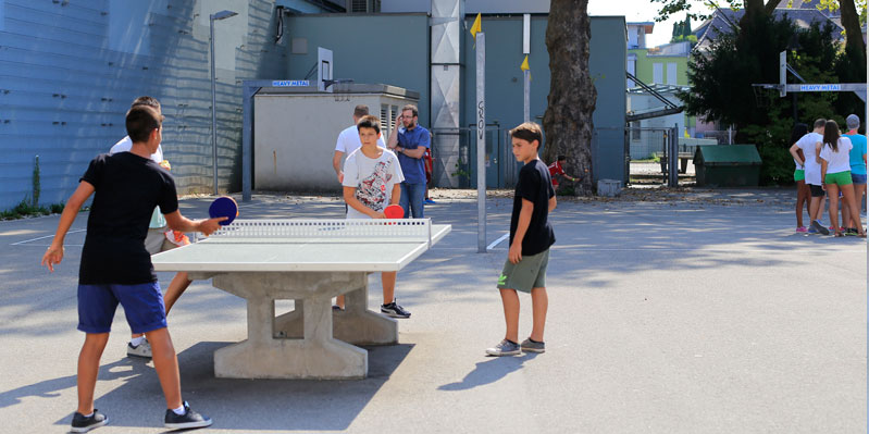 Table tennis at breaktime 